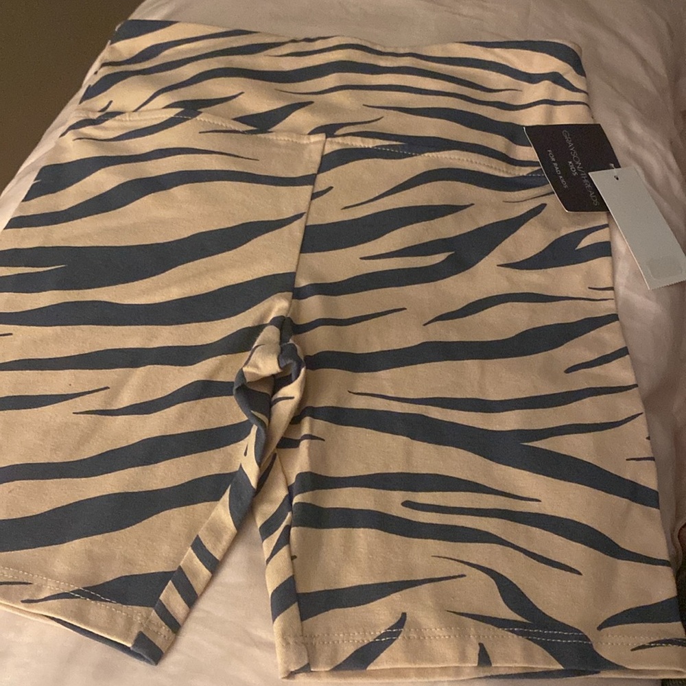 GraysonThreads High Rise Beige Zebra Bike Shorts kids Size L(10-12)